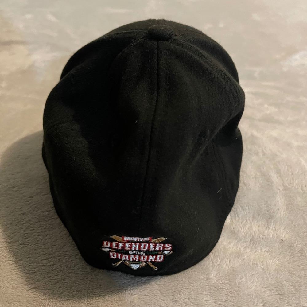 New Era 39THIRTY Marvel Defenders of the Diamond Black Red Hat Small Medium - Picture 4 of 7